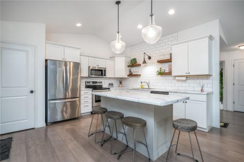 7506 Summerset Avenue NE Cedar Rapids IA 52402