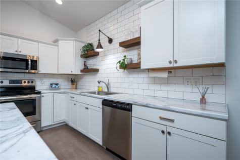 7506 Summerset Avenue NE Cedar Rapids IA 52402