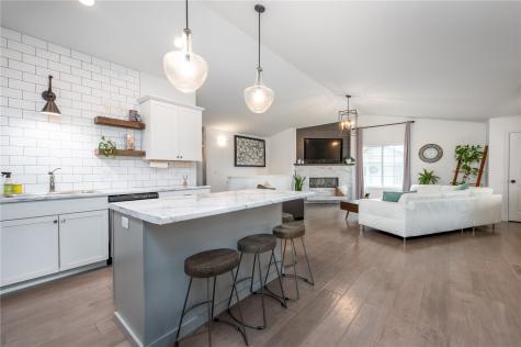 7506 Summerset Avenue NE Cedar Rapids IA 52402