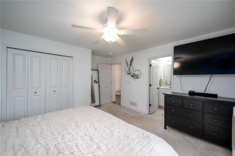 7506 Summerset Avenue NE Cedar Rapids IA 52402