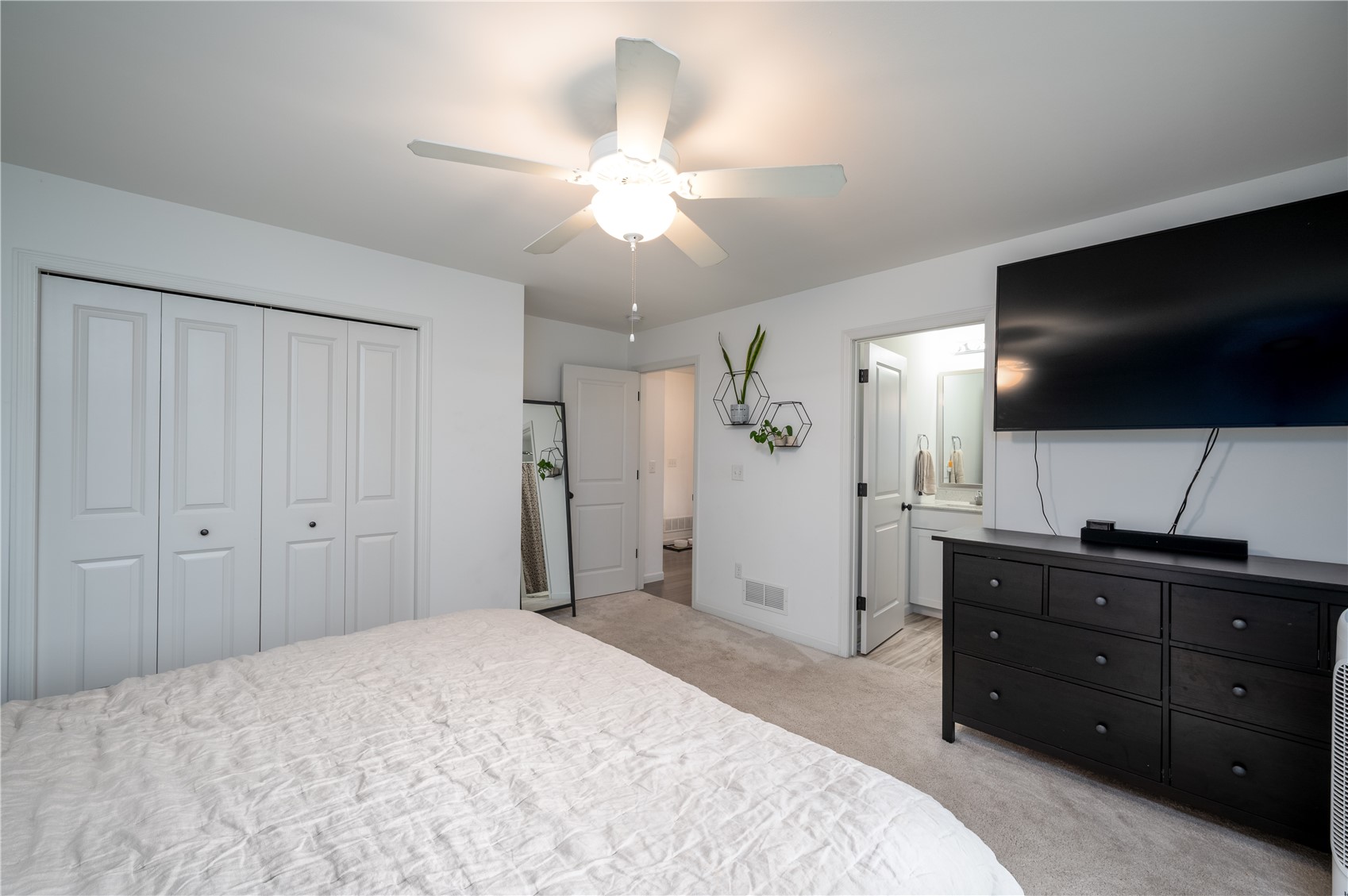 7506 Summerset Avenue NE Cedar Rapids IA 52402