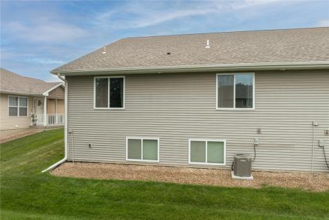 7506 Summerset Avenue NE Cedar Rapids IA 52402