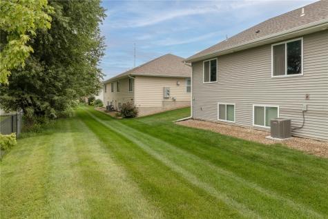 7506 Summerset Avenue NE Cedar Rapids IA 52402