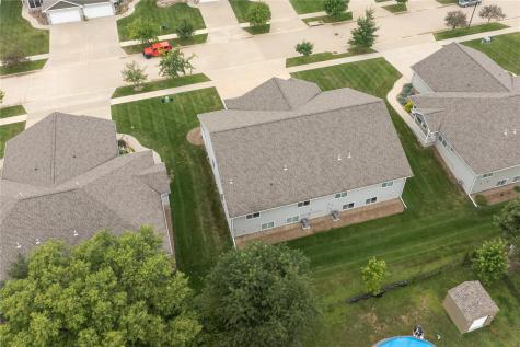 7506 Summerset Avenue NE Cedar Rapids IA 52402