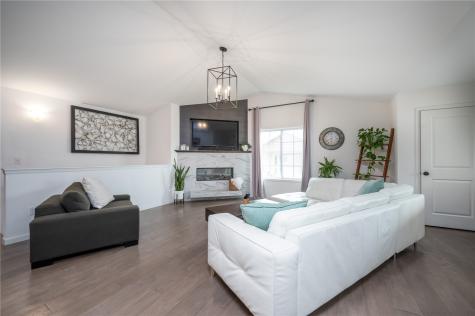 7506 Summerset Avenue NE Cedar Rapids IA 52402