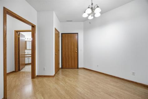 250 Cimarron Drive Hiawatha IA 52233