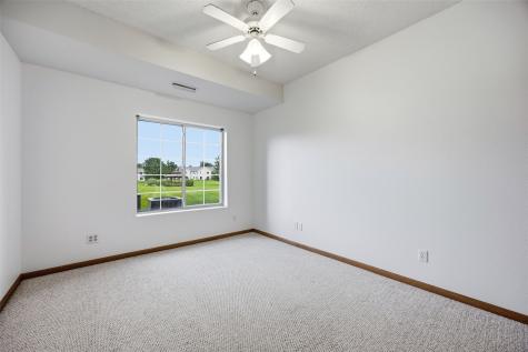 250 Cimarron Drive Hiawatha IA 52233