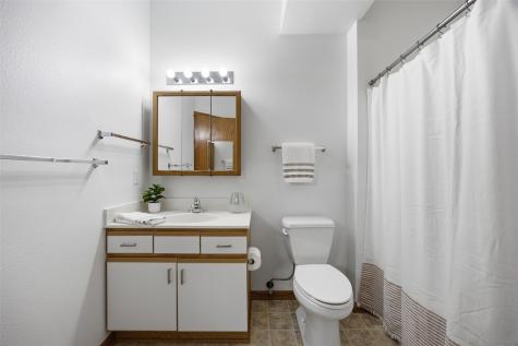 250 Cimarron Drive Hiawatha IA 52233