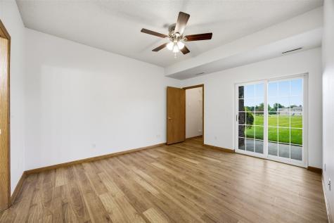 250 Cimarron Drive Hiawatha IA 52233