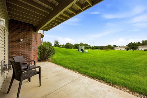 250 Cimarron Drive Hiawatha IA 52233