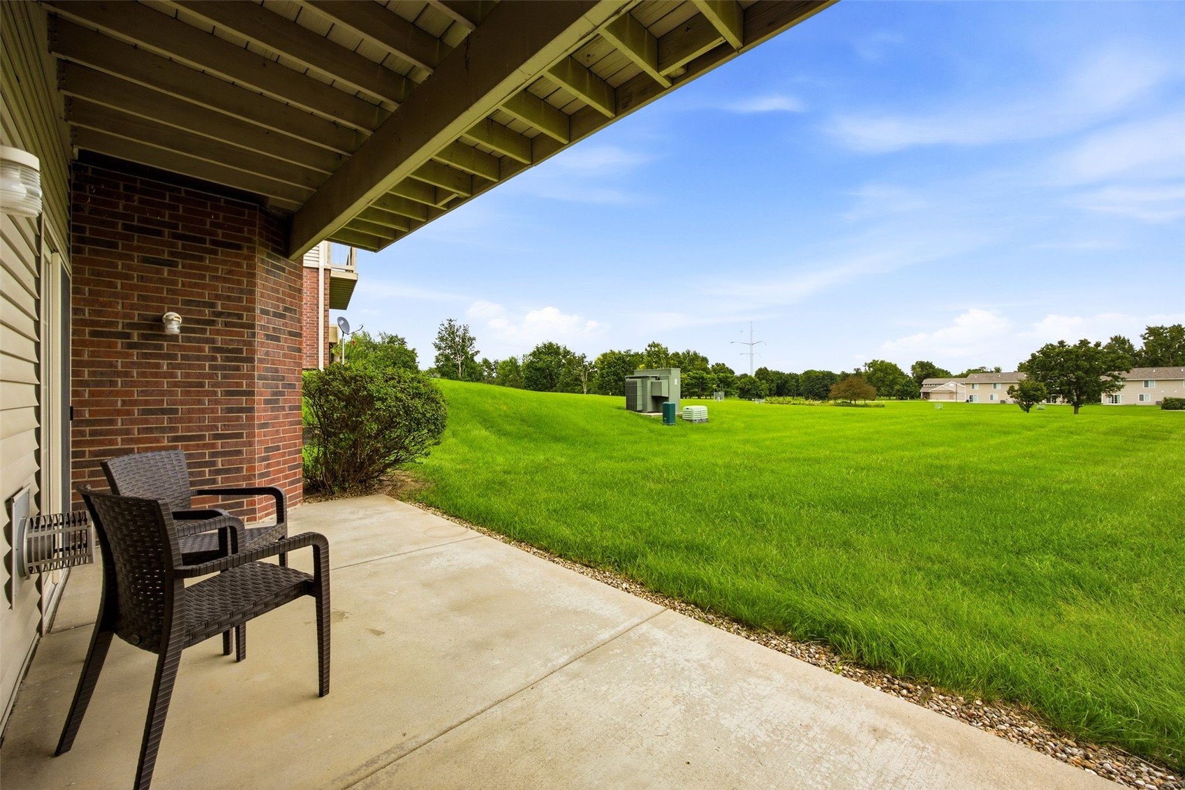 250 Cimarron Drive Hiawatha IA 52233