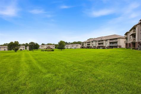 250 Cimarron Drive Hiawatha IA 52233