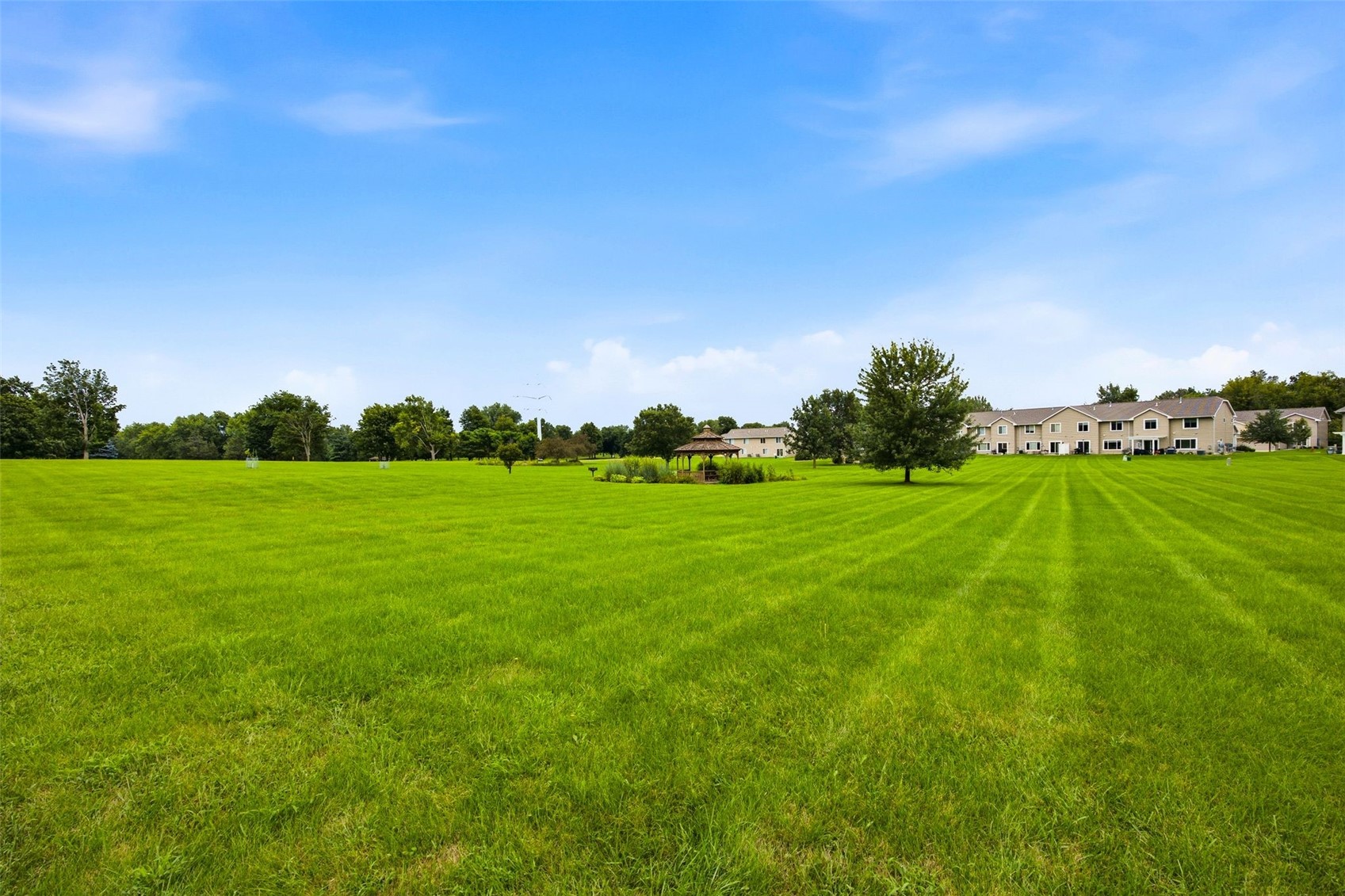 250 Cimarron Drive Hiawatha IA 52233