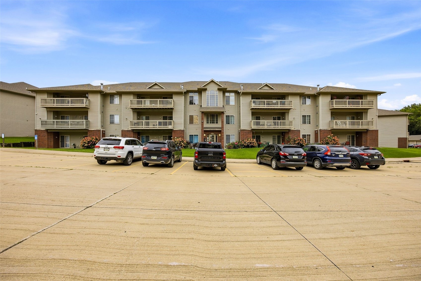 250 Cimarron Drive Hiawatha IA 52233