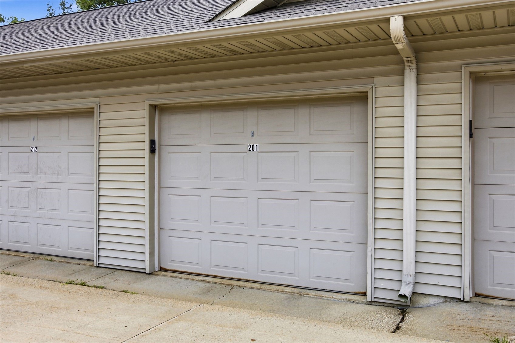 250 Cimarron Drive Hiawatha IA 52233