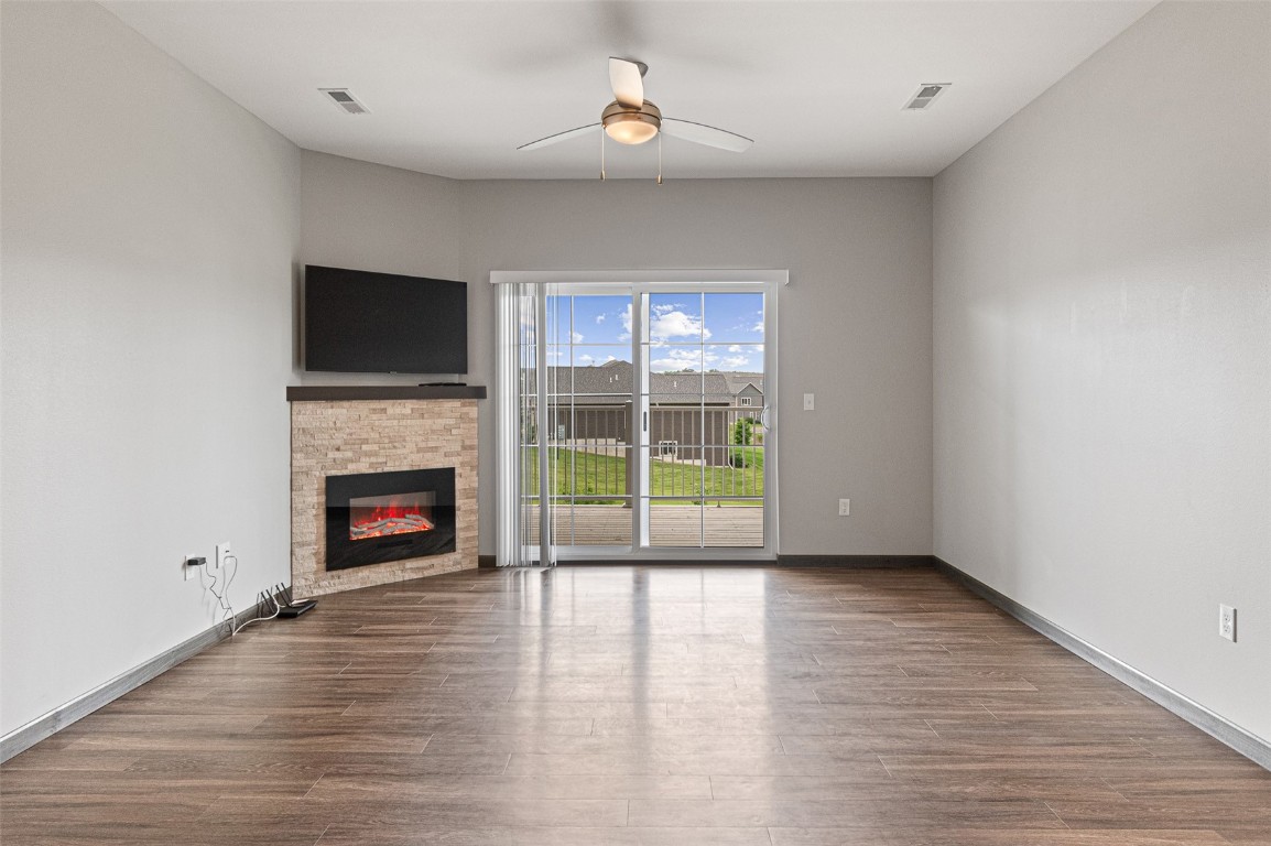 2871 Spring Rose Circle Coralville IA 52241