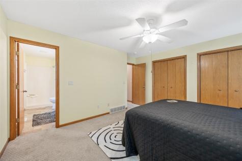 330 Highland Court Fairfax IA 52228
