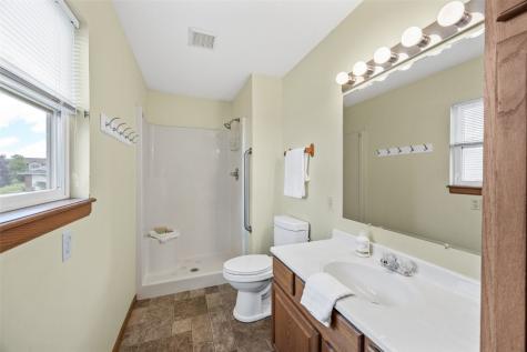 330 Highland Court Fairfax IA 52228
