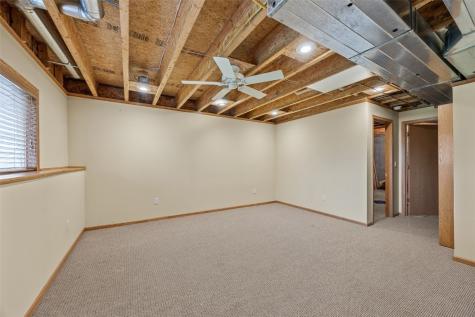330 Highland Court Fairfax IA 52228