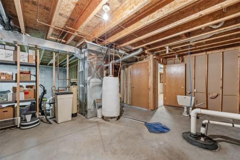 330 Highland Court Fairfax IA 52228