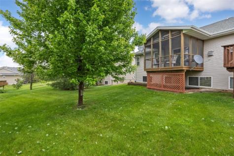 330 Highland Court Fairfax IA 52228