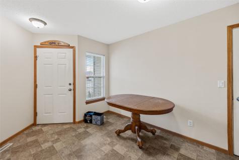330 Highland Court Fairfax IA 52228