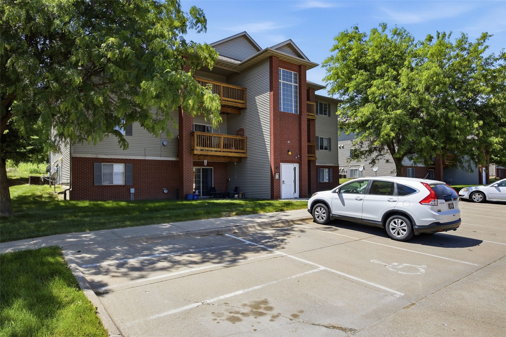 2272 Holiday Road Coralville IA 52241