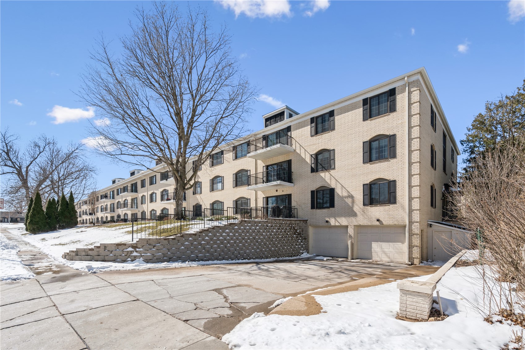 150 Thompson Drive Cedar Rapids IA 52403