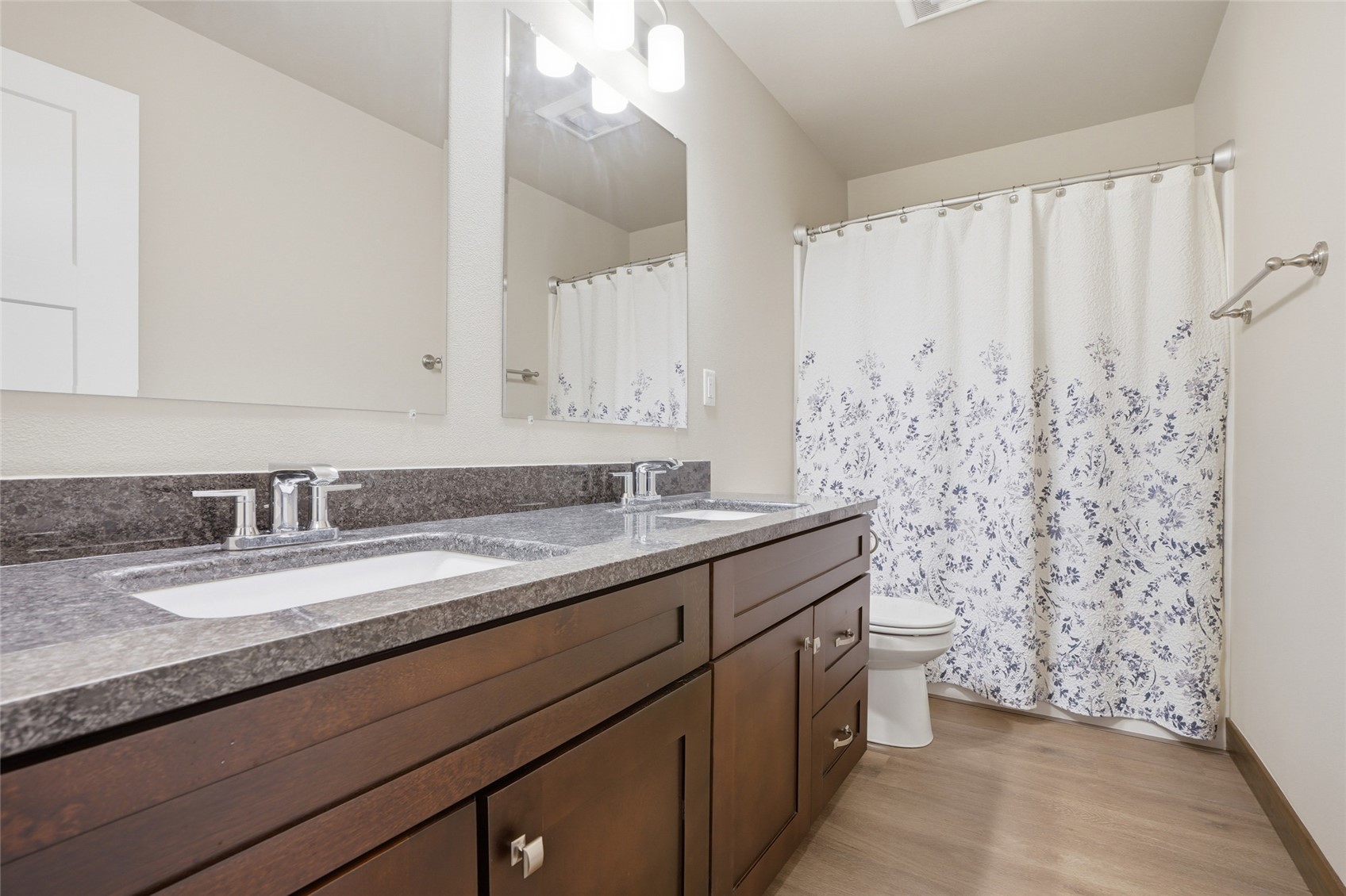 1008 Creekside Drive Tiffin IA 52340