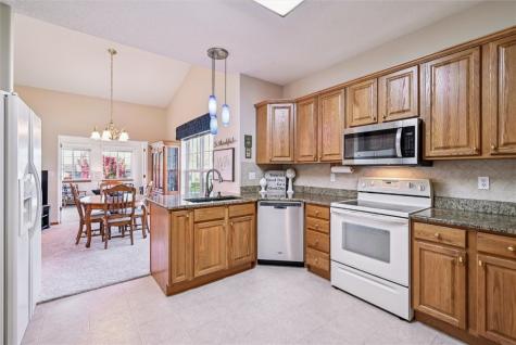 2255 Blairsferry Crossing Hiawatha IA 52233
