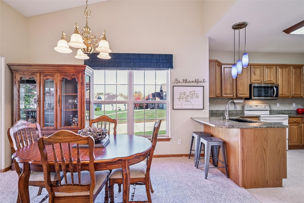2255 Blairsferry Crossing Hiawatha IA 52233