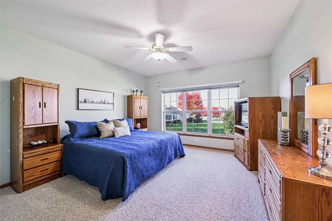 2255 Blairsferry Crossing Hiawatha IA 52233