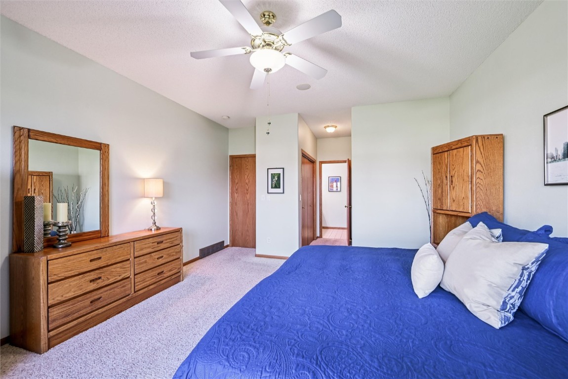 2255 Blairsferry Crossing Hiawatha IA 52233