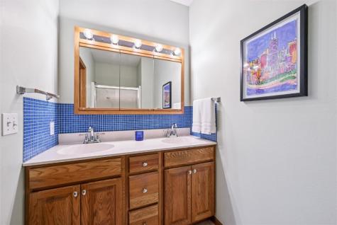 2255 Blairsferry Crossing Hiawatha IA 52233