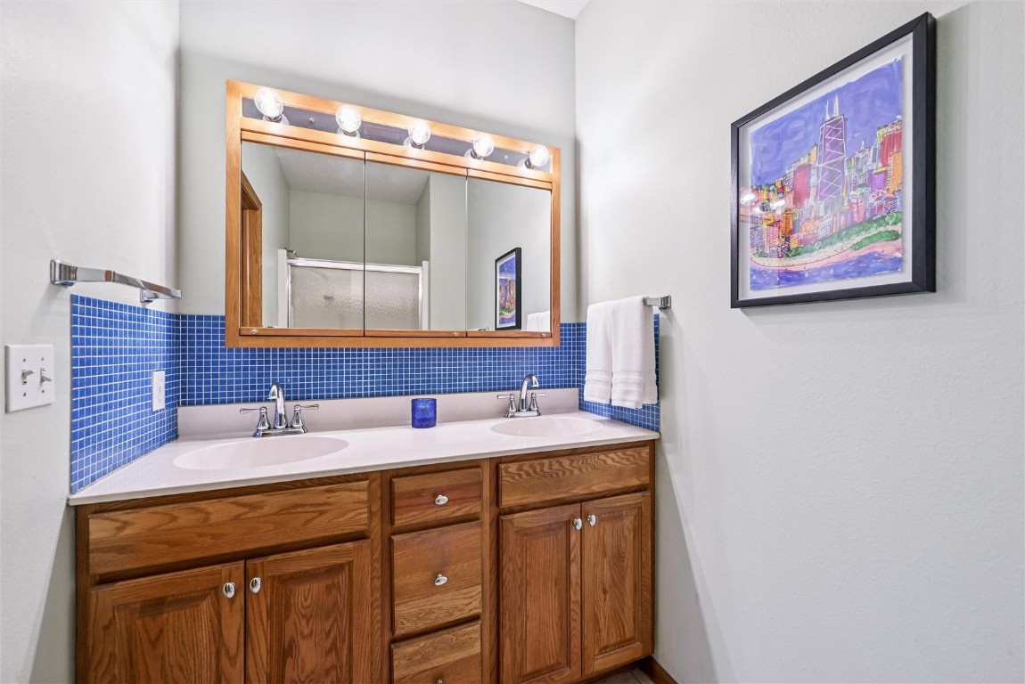 2255 Blairsferry Crossing Hiawatha IA 52233