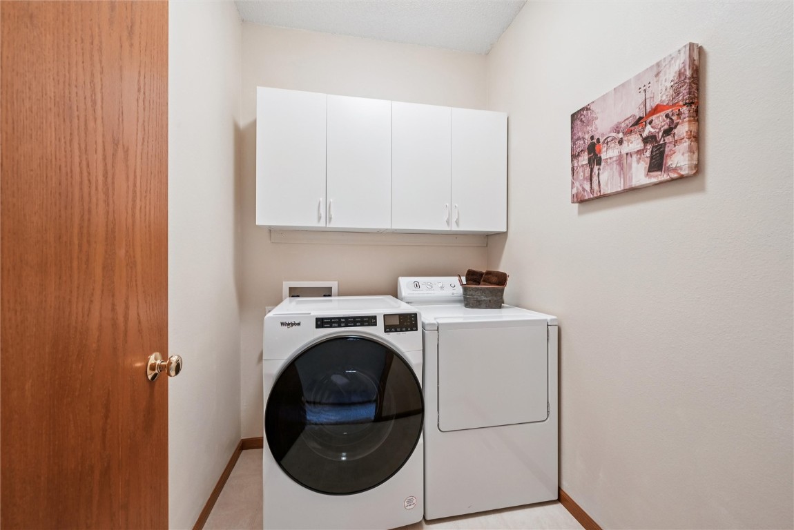 2255 Blairsferry Crossing Hiawatha IA 52233
