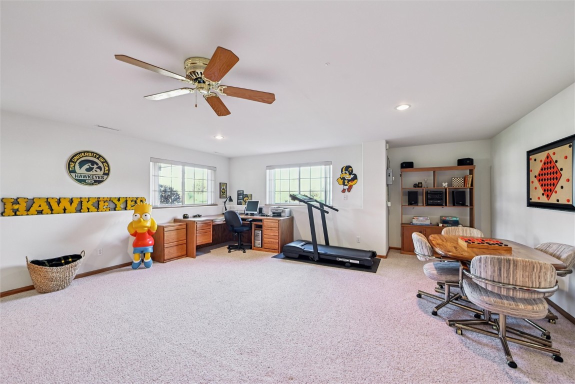 2255 Blairsferry Crossing Hiawatha IA 52233