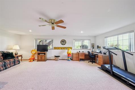 2255 Blairsferry Crossing Hiawatha IA 52233
