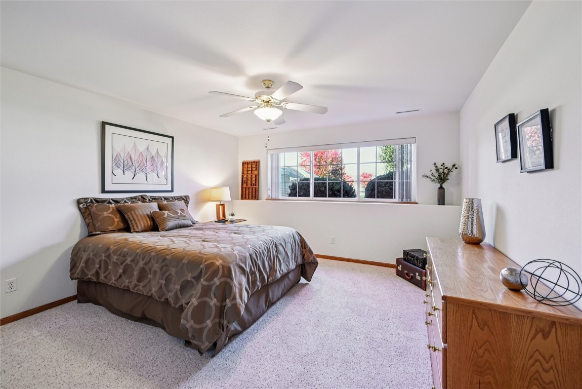 2255 Blairsferry Crossing Hiawatha IA 52233