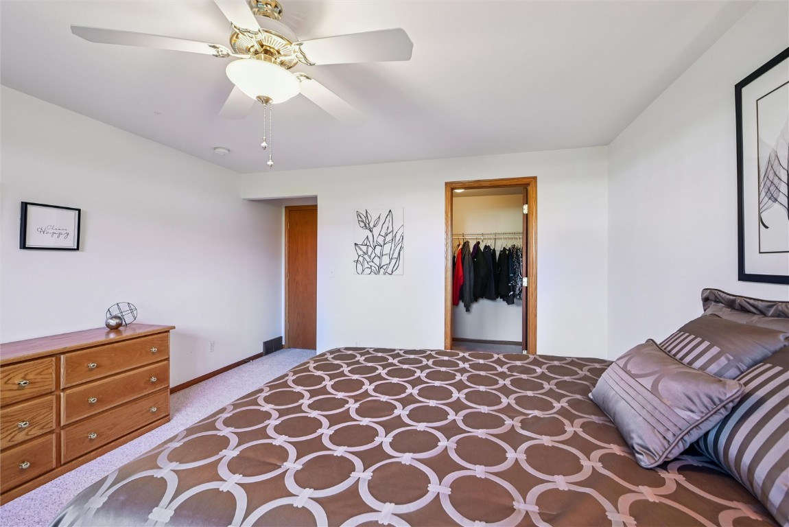 2255 Blairsferry Crossing Hiawatha IA 52233