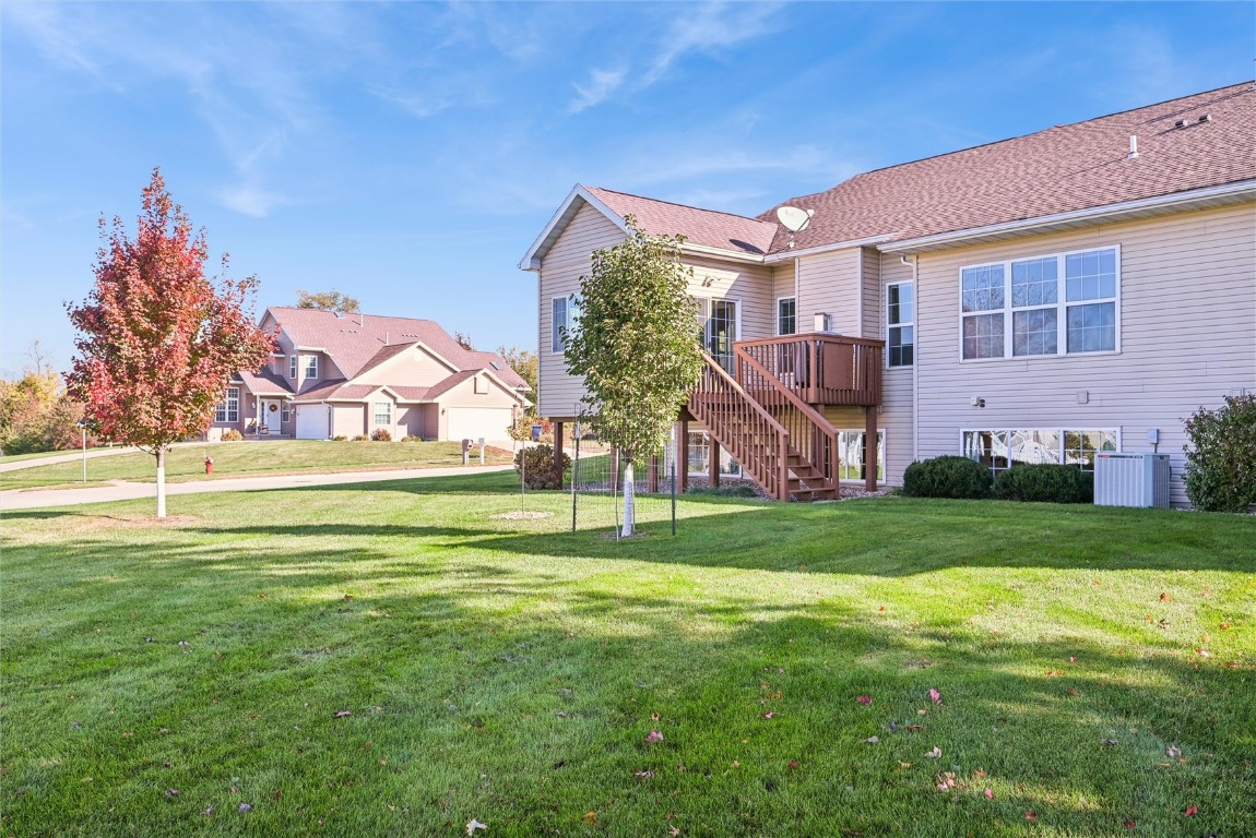 2255 Blairsferry Crossing Hiawatha IA 52233