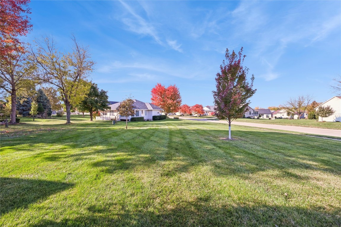 2255 Blairsferry Crossing Hiawatha IA 52233