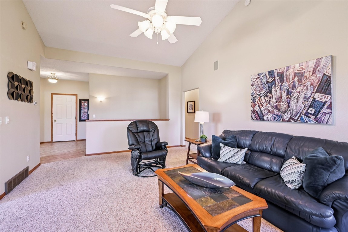 2255 Blairsferry Crossing Hiawatha IA 52233