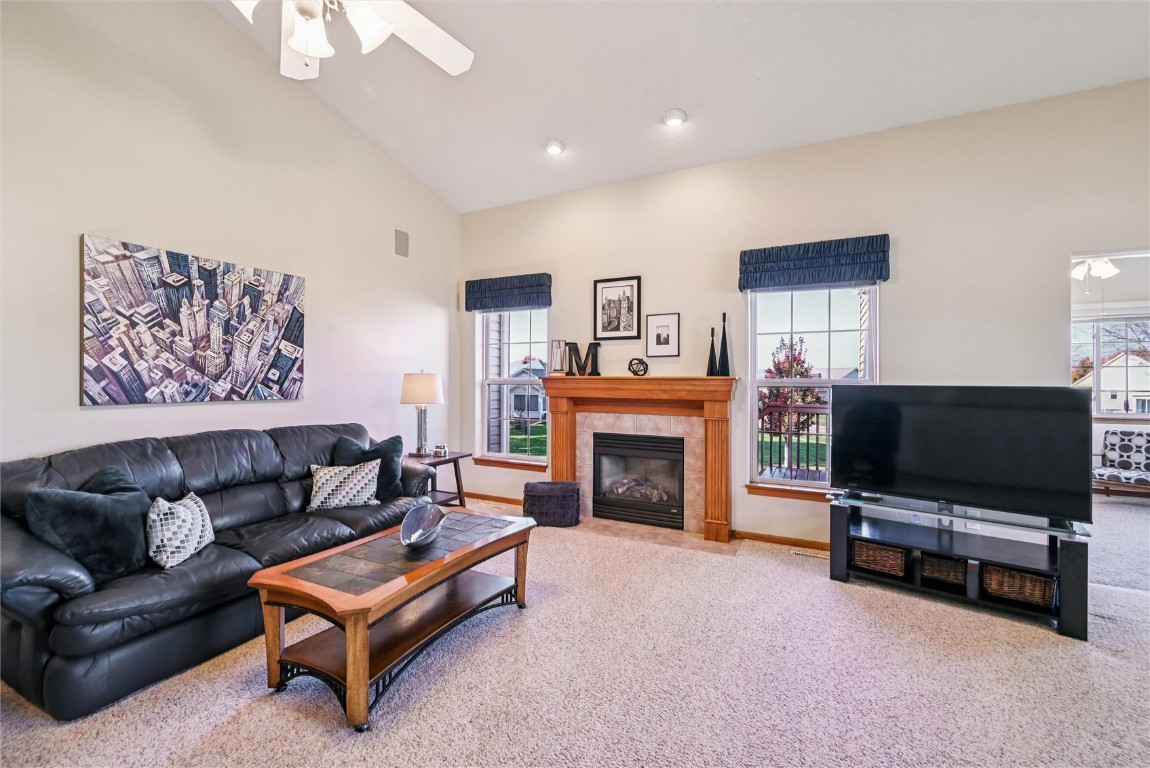 2255 Blairsferry Crossing Hiawatha IA 52233