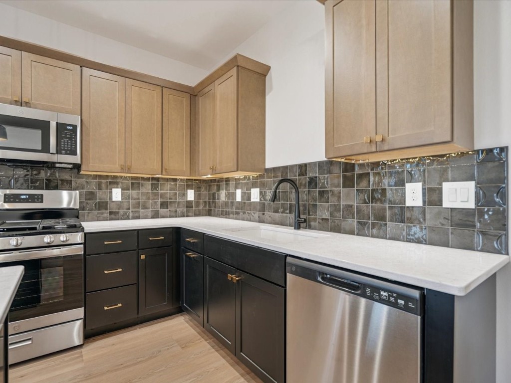 586 Maclan Circle Iowa City IA 52246