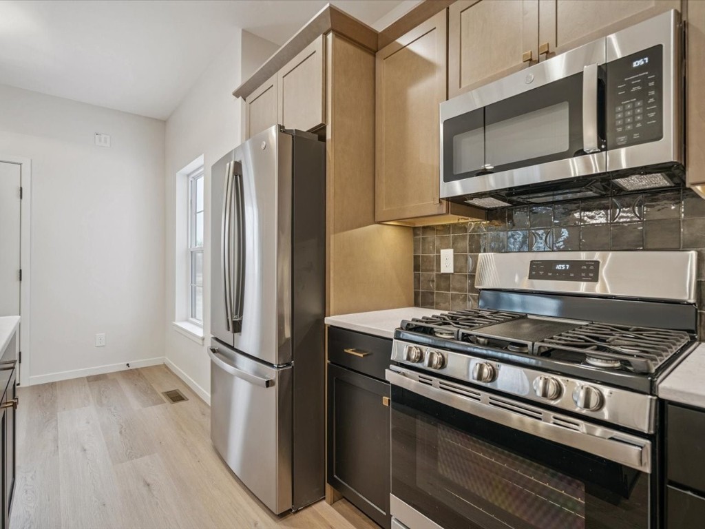 586 Maclan Circle Iowa City IA 52246