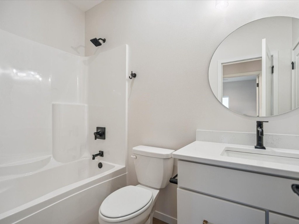 586 Maclan Circle Iowa City IA 52246