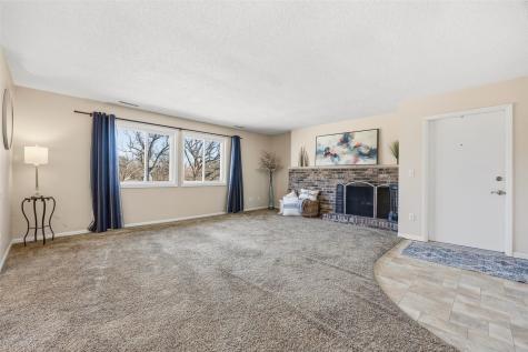 1728 Applewood Place NE Cedar Rapids IA 52402