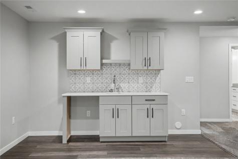 1083 Dubs Drive Iowa City IA 52246