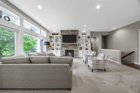 5889 Meadow Grass Circle SE Cedar Rapids IA 52403